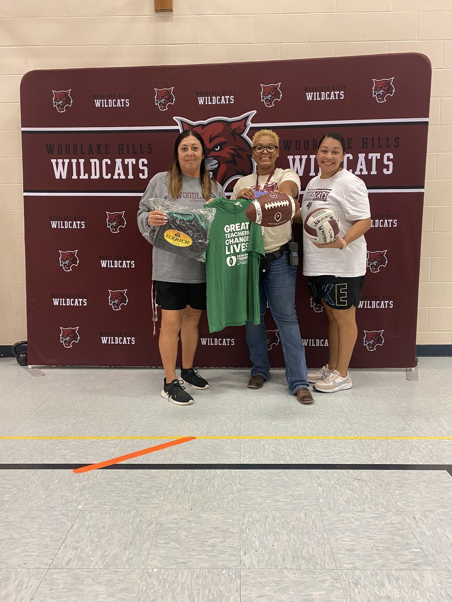 Thank you Coaches <a href="/WHMSAthletics/">Woodlake Hills Middle School Athletics</a> for presenting me with the Extra Yard Teacher of the month sponsored by Eckrich <a href="/WHMSwildcats/">Woodlake Hills Middle School</a> <a href="/ToniJon54969276/">Toni Love</a>