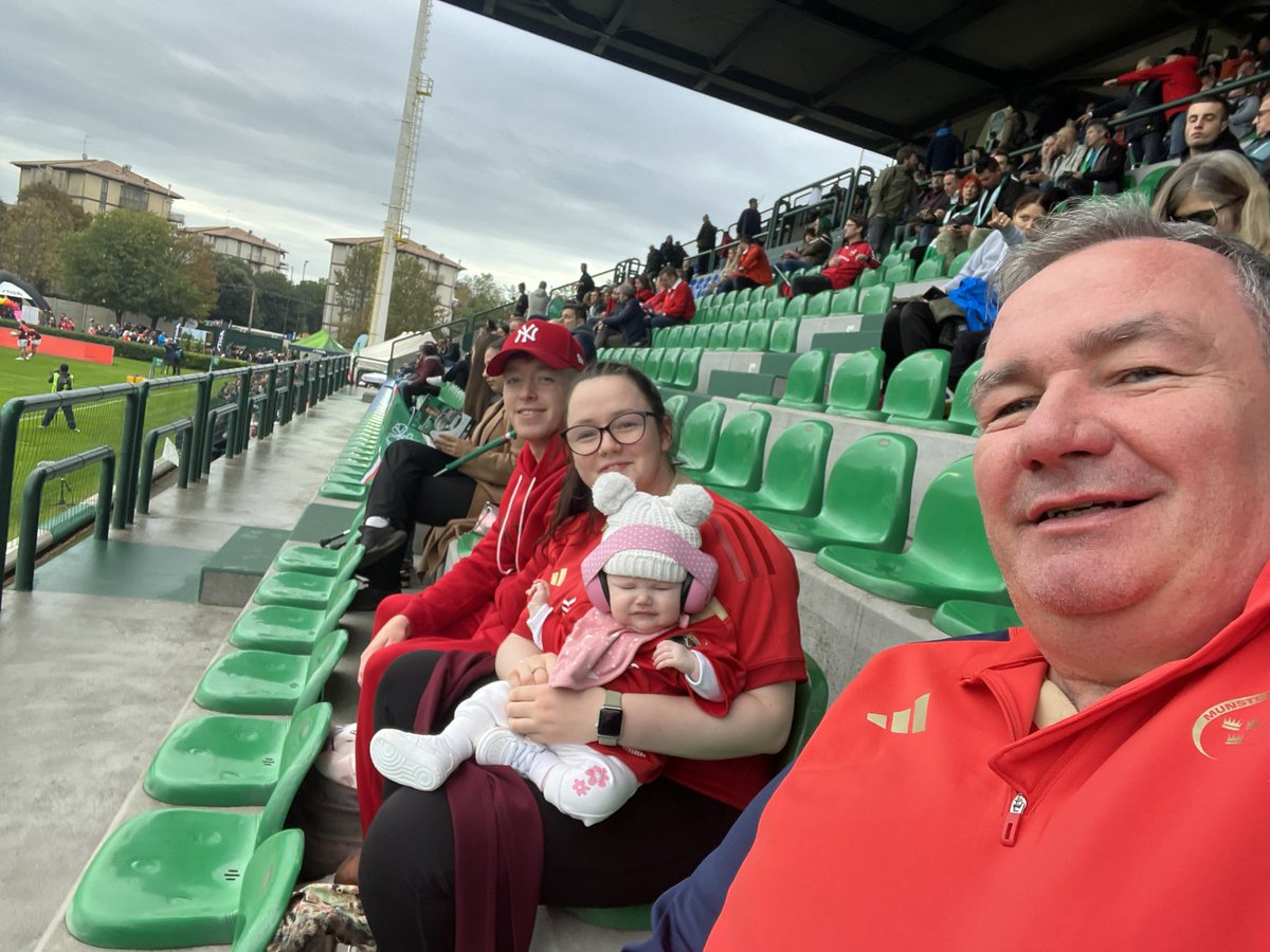 @Munsterrugby heart shown on the pitch again this evening to snatch a draw against @BenettonRugby First away match for Miajane #SUAF #WeAre16 #BENvMUN
