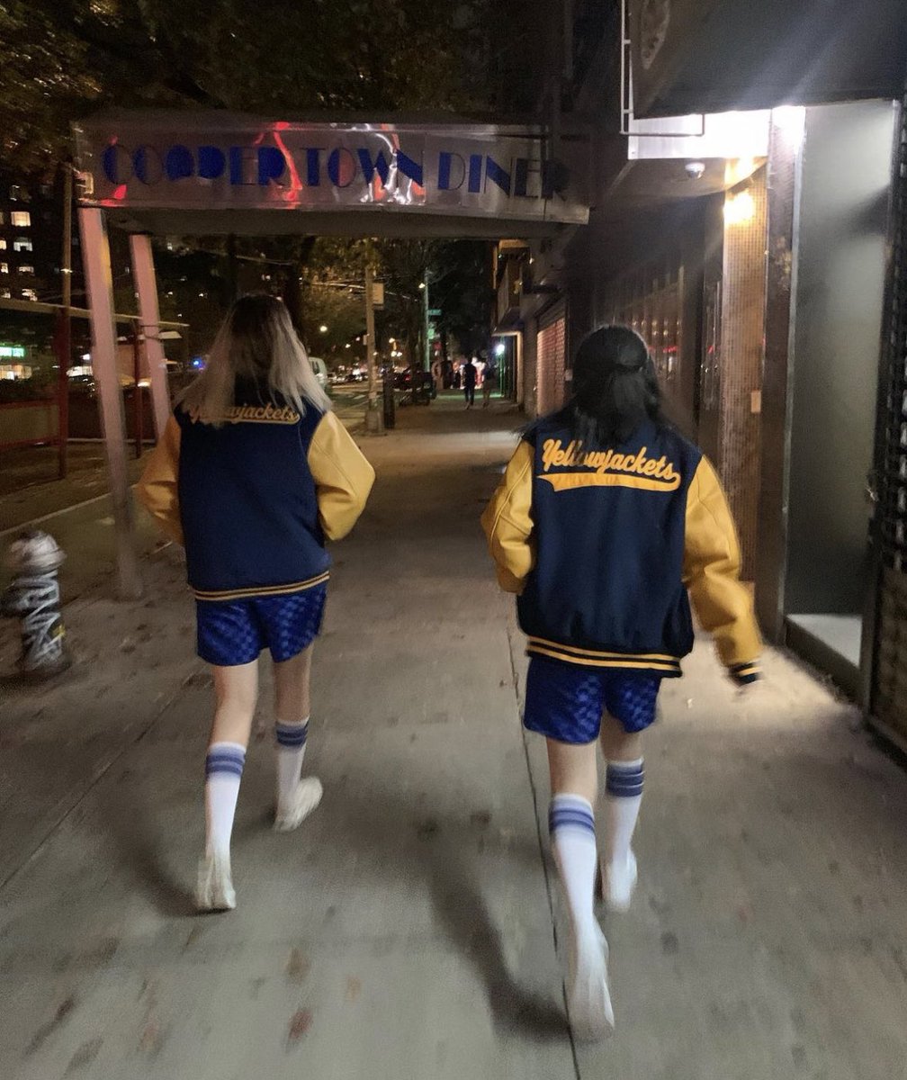 jaxshauna's tweet photo. yellowjackets halloween slay… https://t.co/Nxn5qeqyuU