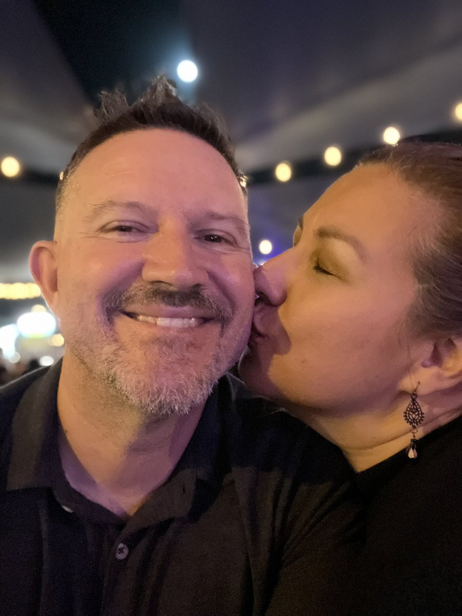 greg_poppy's tweet photo. Enjoyed a fun date night of live music, yummy food and great company with my girl @vmora64 #lifeisbalance #datenight https://t.co/7RWzvpUCH7