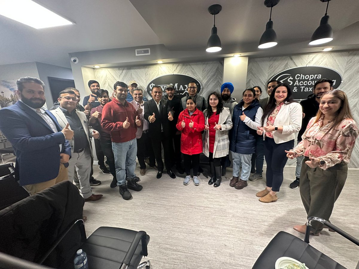 dchopra318's tweet image. Amazing session for Investors, Real Estate Agents and Aspiring Agents by Save Max CEO, Mr Raman Dua where everyone got lots to learn and understand about not only Real Estate but also about becoming a good human being first.

#savemax #savemaxedge #realtor #career #yeg #RamanDua