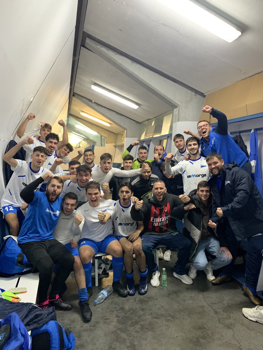 Orgullo de equipo, afición y pueblo 💙
Mucho trabajo por delante 🚜

Cariño 1 - Cebarca 0

⚽️ Manu (57’)