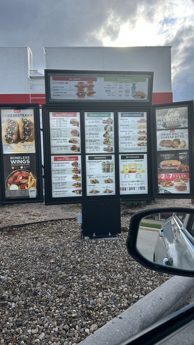 Wavarius | Twitch Black Nerd ☄️ tweet media