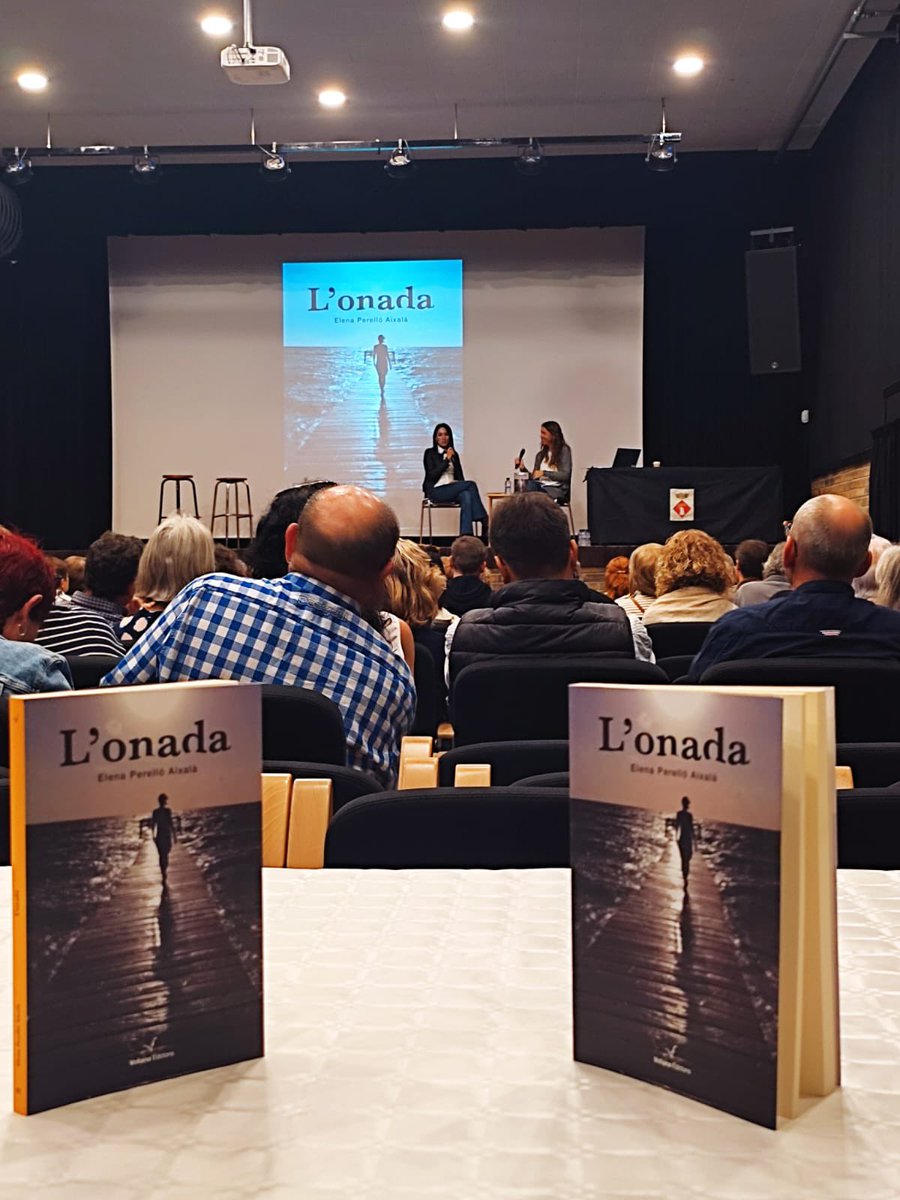 ajunt_arbeca's tweet photo. L’Elena Perelló Aixalà presenta la seva novel·la L’Onada a l’Abadia d’Arbeca, tot un èxit, enhorabona Elena 👏🏼👏🏼👏🏼 https://t.co/5LpfDMihii