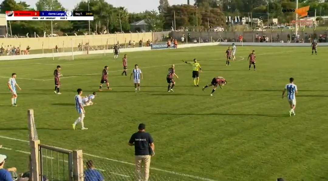 RodrigoRomano76's tweet photo. BATACAZO HISTÓRICO ✅️

Sportivo Barracas eliminó a Cerro Largo, 3 a 2 jugando en el Eduardo Piazze de Dolores. Goles de Oroná, Cabral y Nadal.

El "cerealero" se convierte en el primer equipo de OFI en eliminar a un cuadro de Primera División, por lo que es una marca histórica en la Copa AUF Uruguay.

En Octavos de final enfrentará a Oriental de La Paz o Racing.