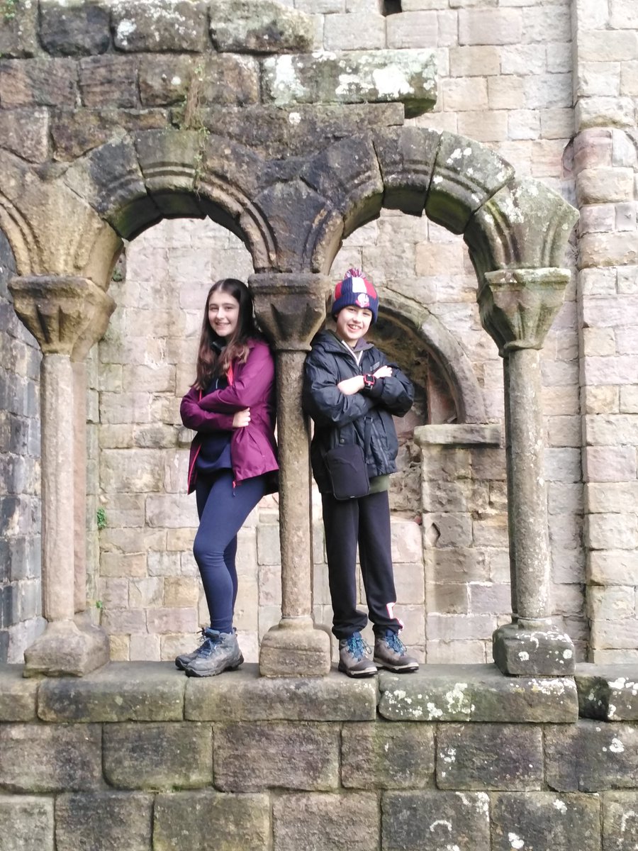 SusanSaxo's tweet photo. Spent a fabulous autumnal day at one of our favourite places. Tiddler 1 spent most of it explaining to Tiddler 2 all about rivers. Well over my head most of it! 😂 https://t.co/cs6Zr3XoTW