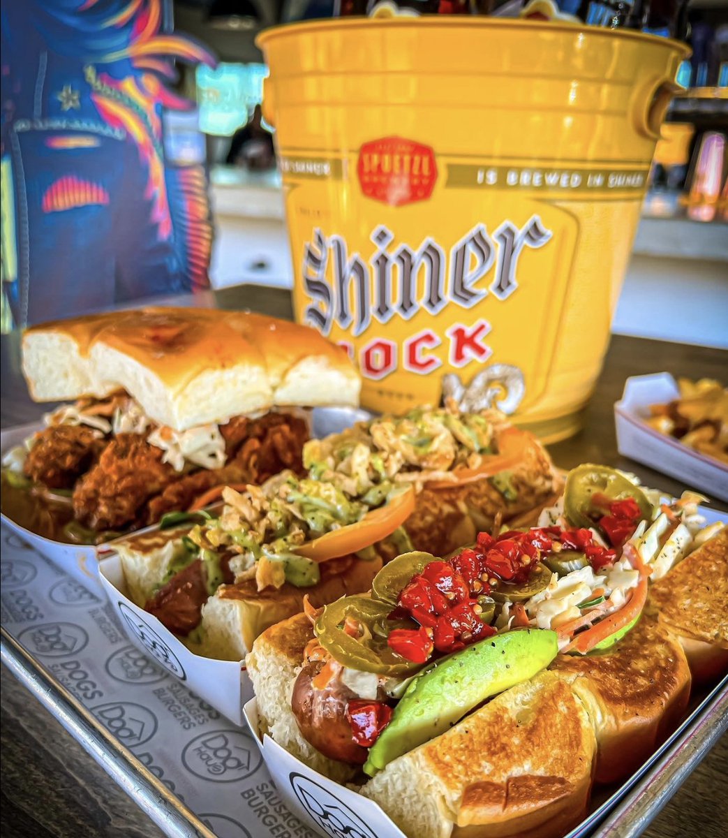Cool down your hot dogs with Shiner Bock 🌭🍺 Grab a pack to pair with your fall favorites.

#Shiner #ShinerBock #Hotdogs #TexasEats #Foodgram #Beer #Texas
📸: @eldereats