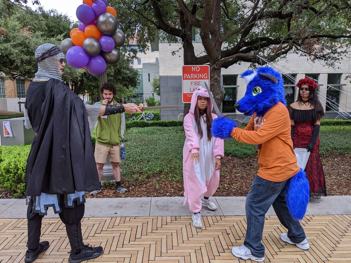 ApolloBlueWolf's tweet photo. Had a great time today at @UTAustin’s Longhorn Halloween event with my friends in @LonghornFurries :3 https://t.co/uO02VznVjr