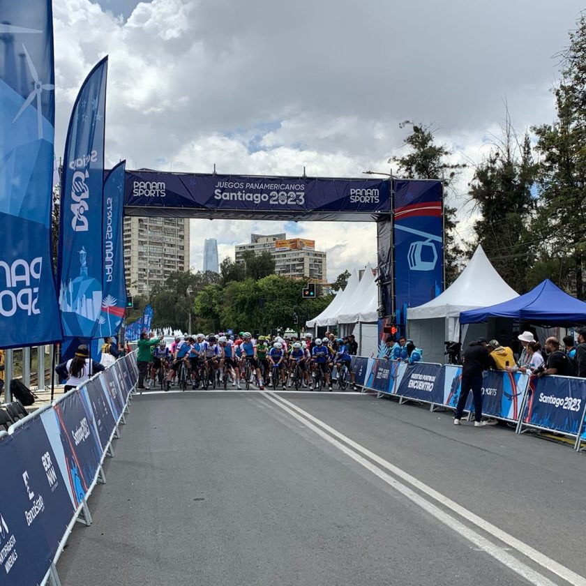 Martín Vidaurre roza el bronce en la ruta, la prueba reina del ciclismo Panamericano 👏🏼

En el embalaje final, Martín Vidaurre, se queda sin subirse al podio panamericano en el ciclismo de ruta de Santiago 2023, debiendo conformarse con el 4to. lugar.

shimano.andesindustrial.cl/martin-vidaurr…