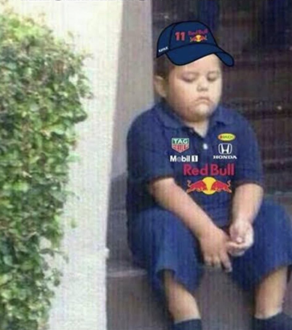 _JeanPierre_SA's tweet photo. Yo pensando, que hubiera pasado si checo no hubiera adelantado en la curva 🥹 #TeamCheco #MexicoGP https://t.co/r8AcWSDQic
