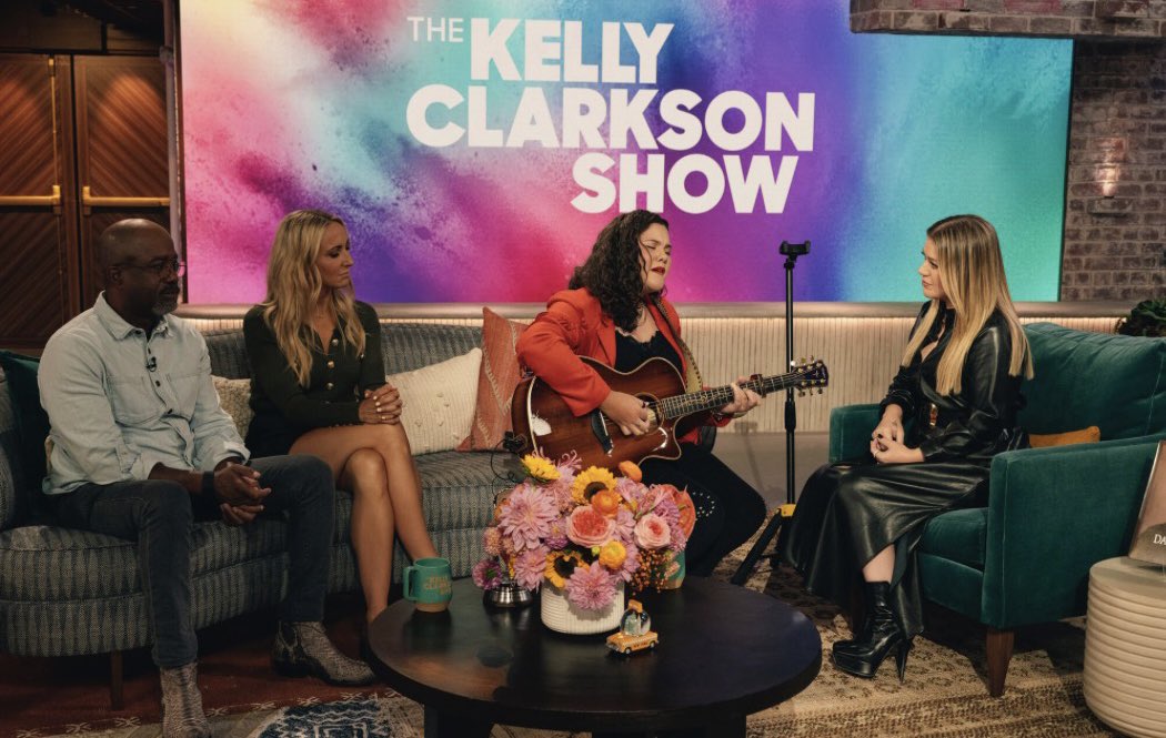 Just little ole me singing by new single “Have to Be” to @kellyclarkson @dariusrucker @NikkiGlaser on @KellyClarksonTV #havetobe #nopressure #outeverywhere #avapaigemusic