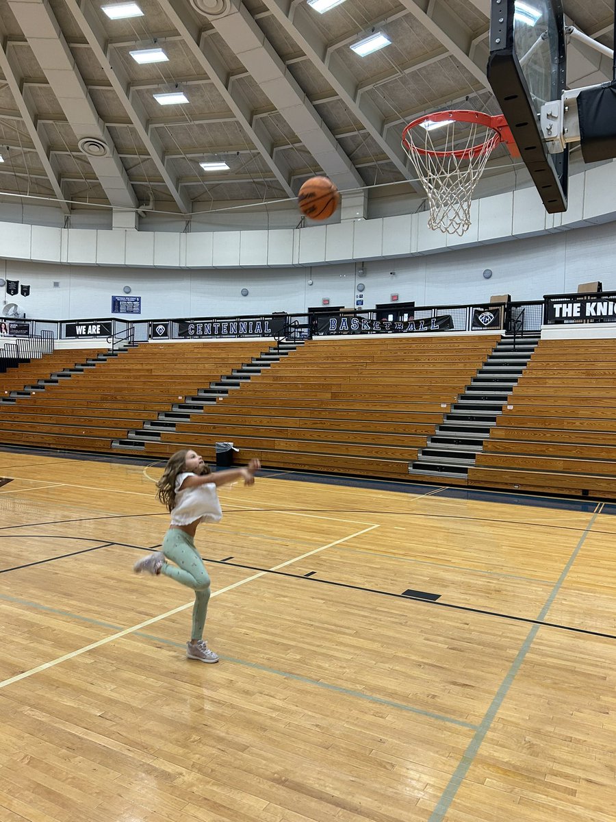 One of the (many) reasons Sunday afternoon is my favorite practice day of the week!!! Absolute 🔥 effort/energy from my guys to start the week!! Crofton killed it running the clock, filling water bottles, and getting shots up with the 7 guys who showed up an hour early!!!#Family