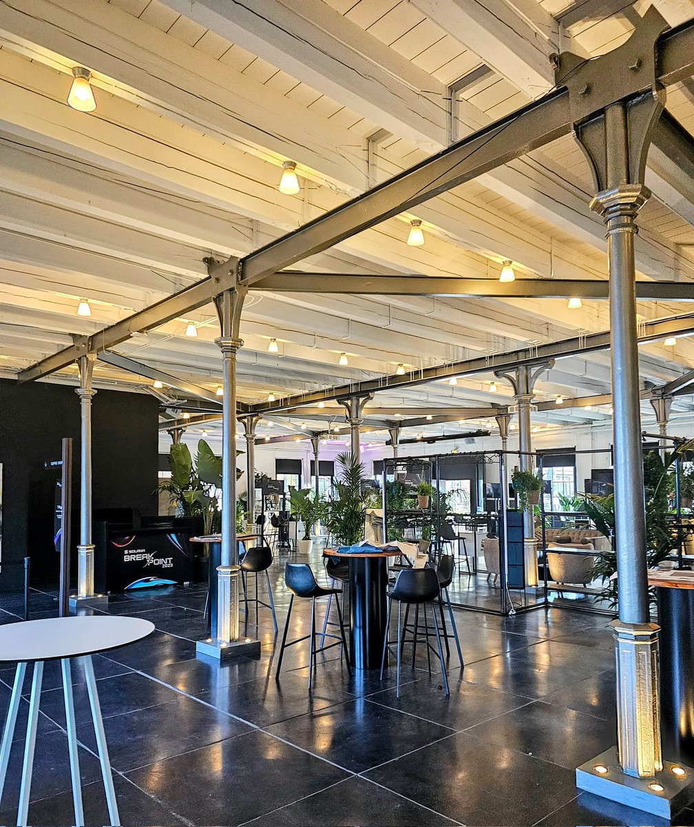 #Breakpoint2023's unofficial kickoff was a success thanks to the community-organized MEV Camp! ☀️

The Network State and The Block Zero Validator Summit keep it going tomorrow, followed by the welcome mixer.  

A sneak peek of Solana Campus to hold you over 👀