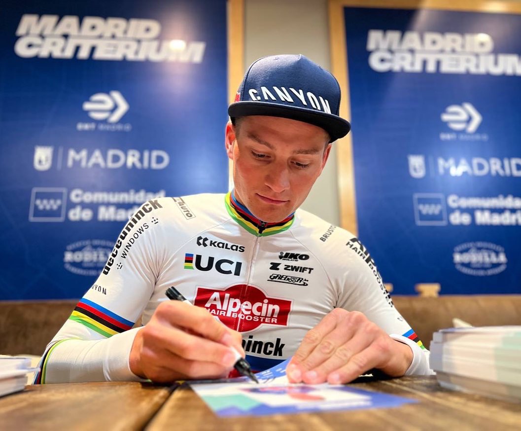 ✅ Segundo año como jefe de prensa de <a href="/MadridCriterium/">Madrid Criterium</a>, un evento que ha llegado para quedarse 🚴🏻‍♂️

Trabajo impecable de un EQUIPAZO que ha hecho realidad esta fiesta en lugares icónicos como Gran Vía y Callao 👏🏻

🌈 Lo de <a href="/mathieuvdpoel/">Mathieu Van der Poel</a> en Madrid, BRUTAL

#MadridCriterium 🇪🇸
