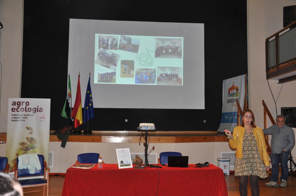Fin de semana intenso... Comenzó el viernes, con <a href="/lorecarcaboso/">Lorena Rodriguez Lucero</a> contando el proyecto de Escuela de la Tierra en la asamblea de  la Red TERRAE.