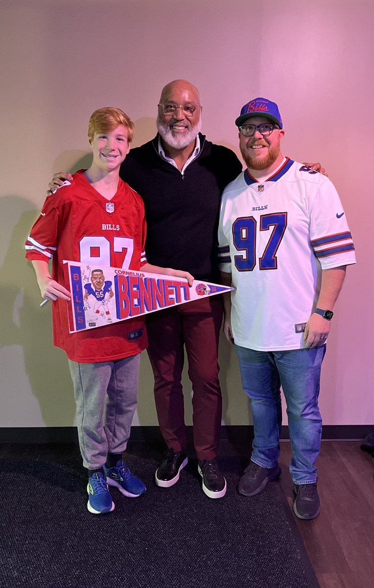 robunion's tweet photo. Here’s Bennett, Cornelius Bennett and me. Mr. Bennett decided his new name is “Biscuit”. Too cool. It was great to meet him. What a great guy. @realcbennett97 https://t.co/vRIcxeezB6