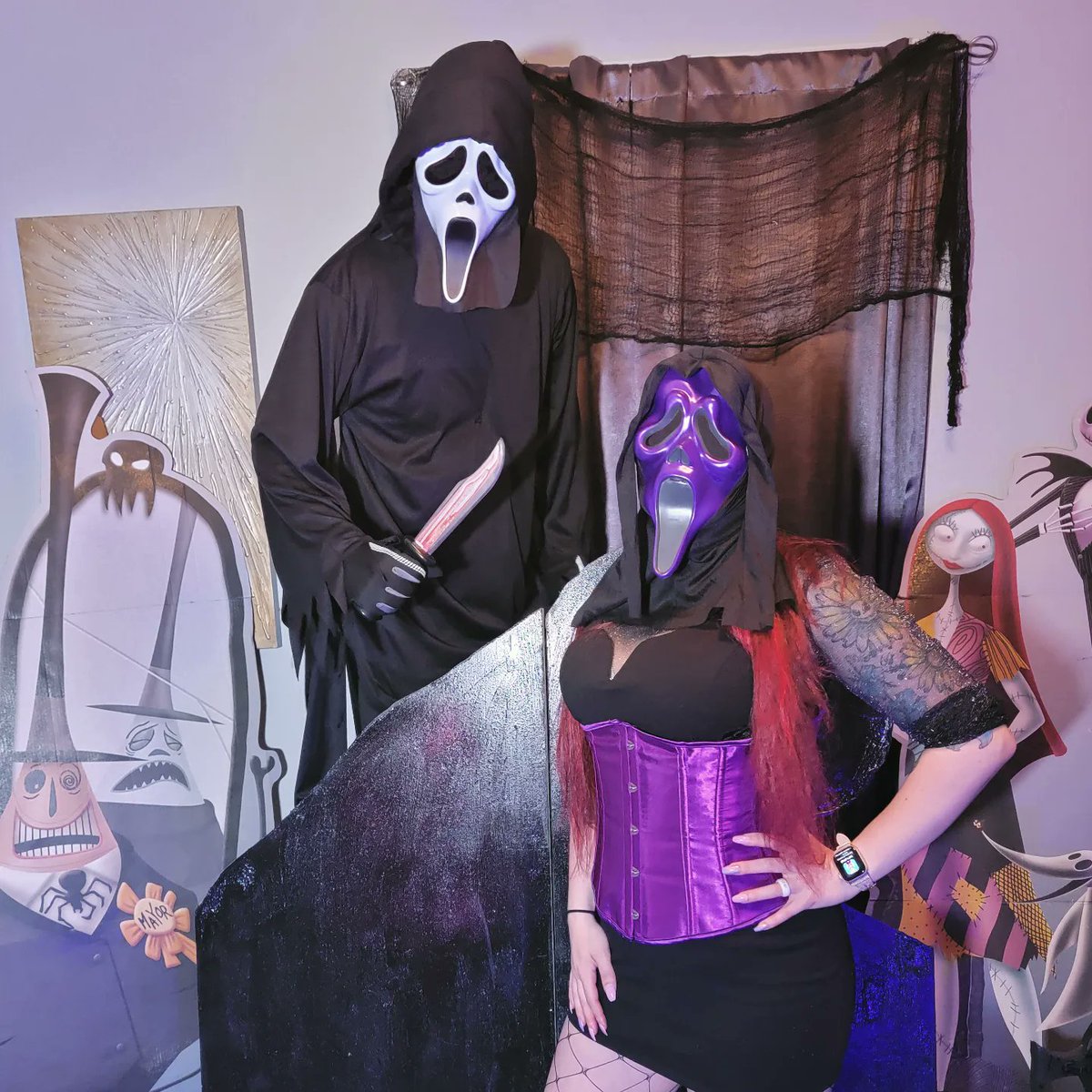 JoelXero's tweet image. Now this is a spooky relationship 👀 🖤💜 @sirencroft
________________________________
#scream #screamcosplay #screammovie #ghostface  #ghostfacecostume #scarymovie #ghostfacecosplay #joelxero #sirencroft