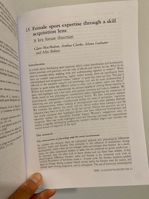 Great to contribute to a female-specific chapter in the new edition of Developing Sport Expertise. Thanks to Clare, @DrAntheaClarke and @AlexHRoberts for having me on board.