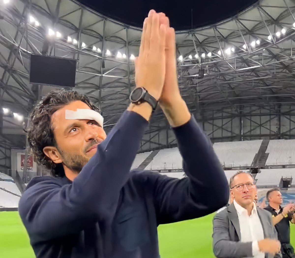 GonesRadioOff's tweet photo. TOUS DERRIÈRE #GROSSO ! 🙏🏻❤️ https://t.co/S9A8e8kJH5