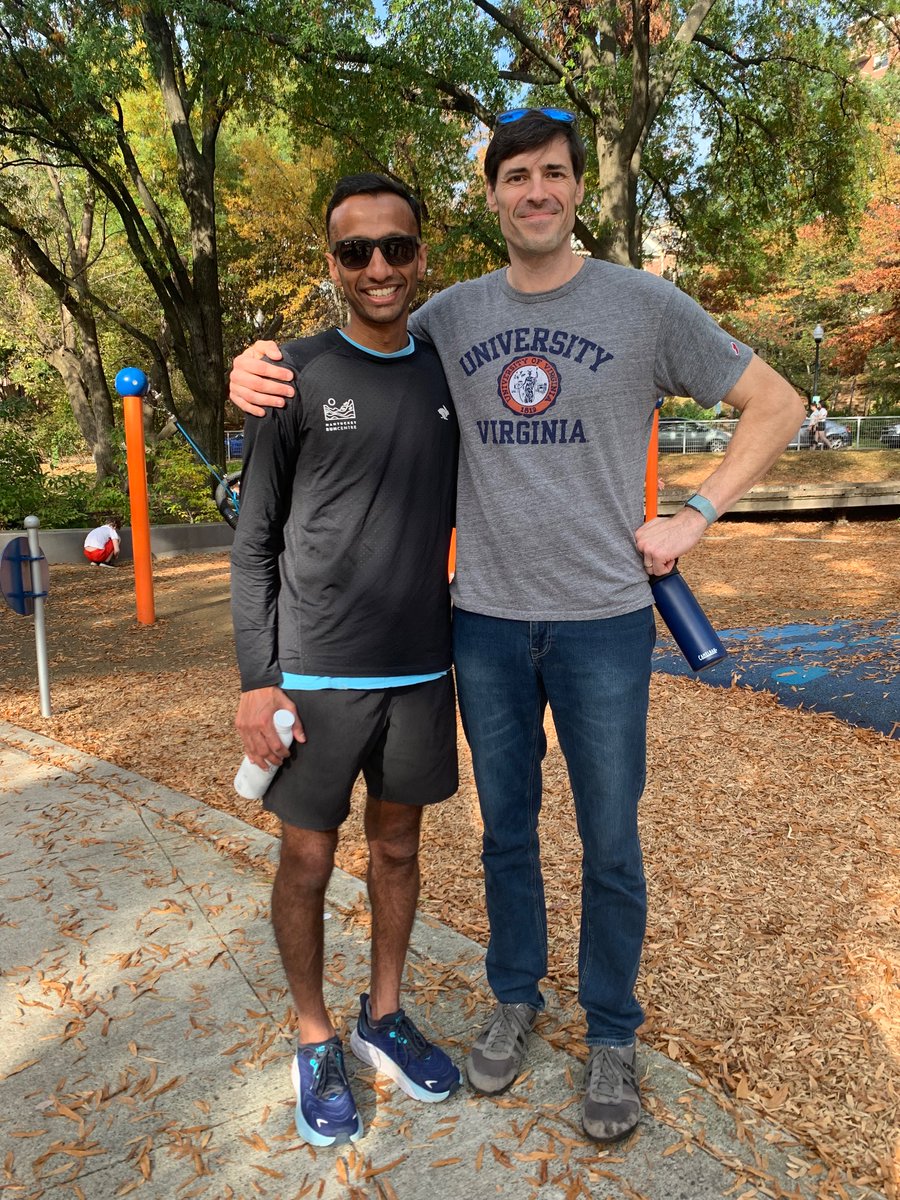 This guy is coast to coast! Extremely proud of @chetanhuded who rocked a live case at #TCT2023 this week then crushed @Marine_Marathon in DC today with a ⭐️TOP 20 ⭐️finish at 2:42!! 🔥 🔥 ⚡️ ⭐️Elite Athlete ⭐️Elite Cardiologist ⭐️Best Friend ⬇️Average height