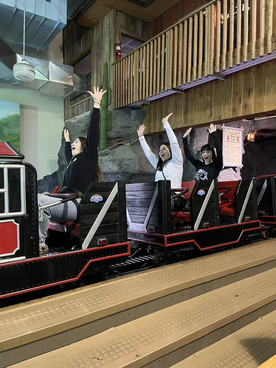 SCpiratedeca's tweet image. SCHS DECA enjoying gocarts and rides before our leadership conference. #MODECA #FallLeadershipConference