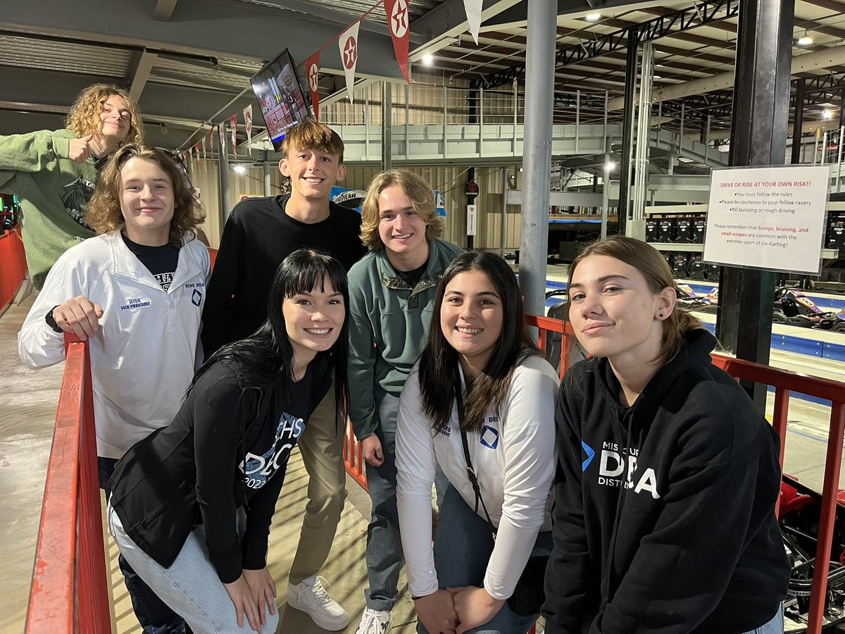 SCpiratedeca's tweet image. SCHS DECA enjoying gocarts and rides before our leadership conference. #MODECA #FallLeadershipConference