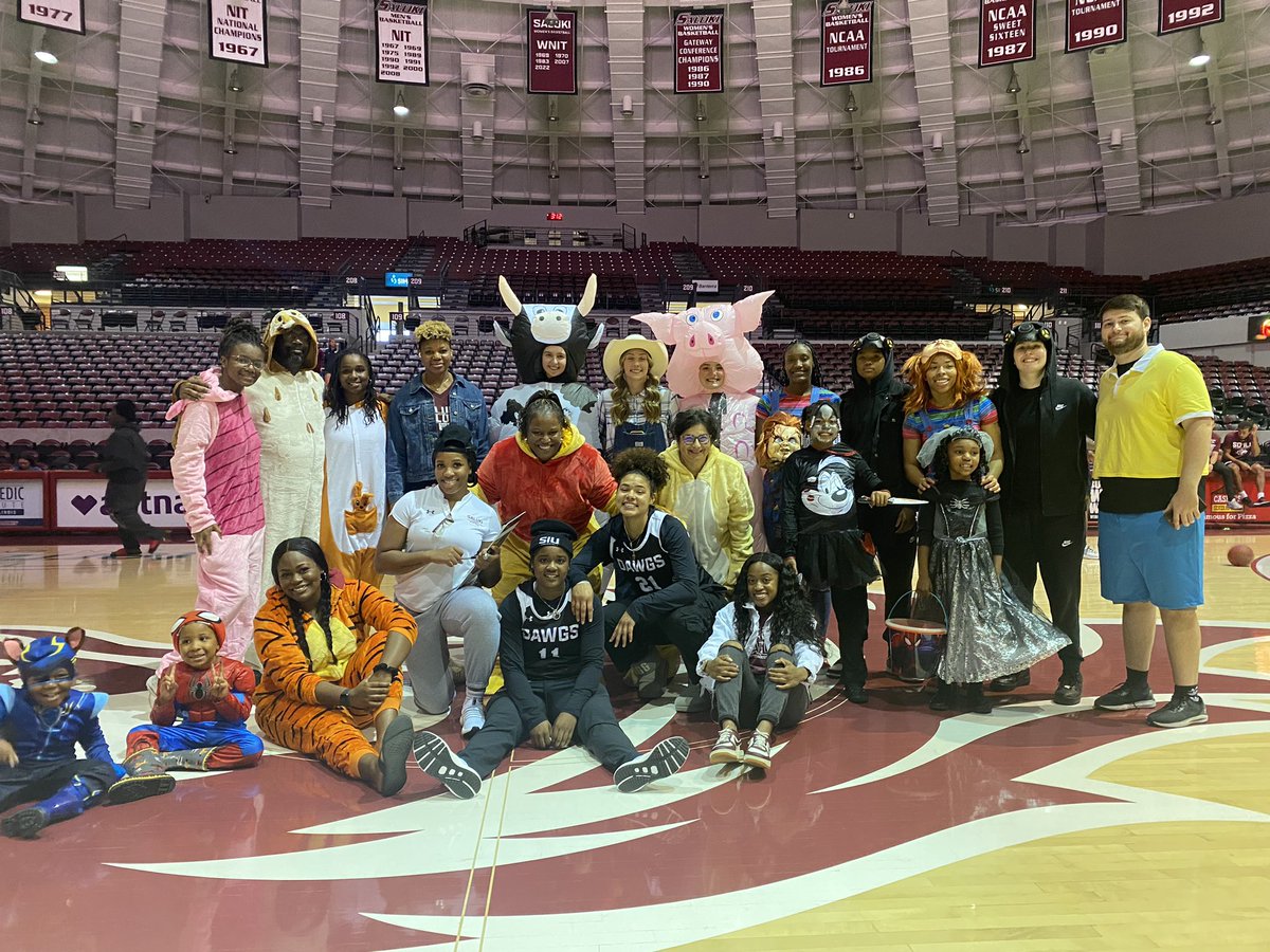 𝐇𝐚𝐩𝐩𝐲 𝐇𝐚𝐥𝐥𝐨𝐰𝐞𝐞𝐧 🎃

#Salukis