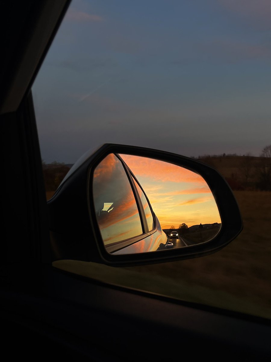 mimilaeva's tweet photo. El atardecer en Transilvania lo fue todo https://t.co/m7r17H3D6l