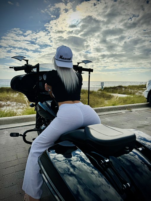 These views are beautiful!! https://t.co/jKpOxO7ouU<a href="/tag/pink"class="tags"><span>#pink</span></a><a href="/tag/badgirl"class="tags"><span>#badgirl</span></a><a href="/tag/bibailey"class="tags"><span>#bibailey</span></a>