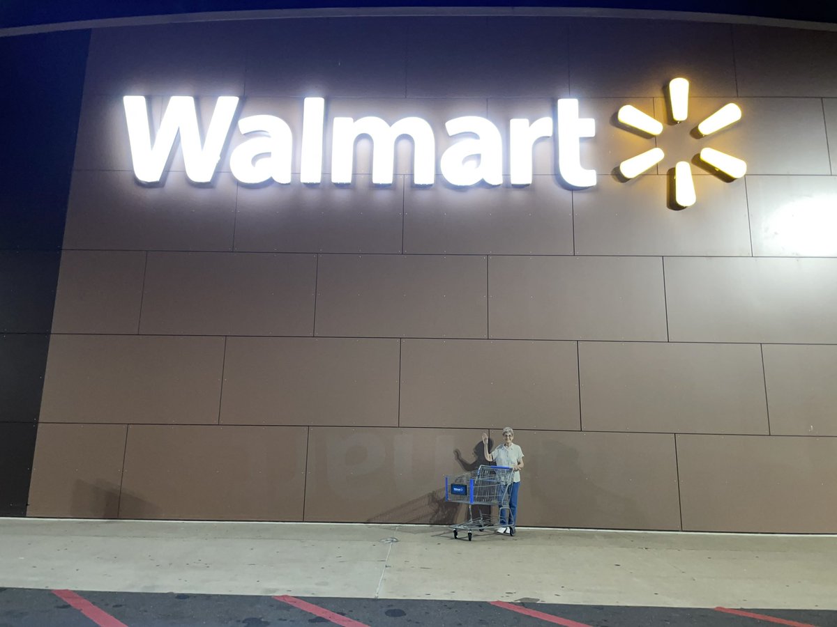 _alexxbarnaa's tweet photo. The best 80th birthday weekend for our bday queen! 💕

Ending it right with a little @Walmart shopping spree! Walmart, here’s your newest/cutest spokesperson! Sponsor her! 

#walmart #bestcustomer #favoritehuman #1gma https://t.co/RAE1xShPIj