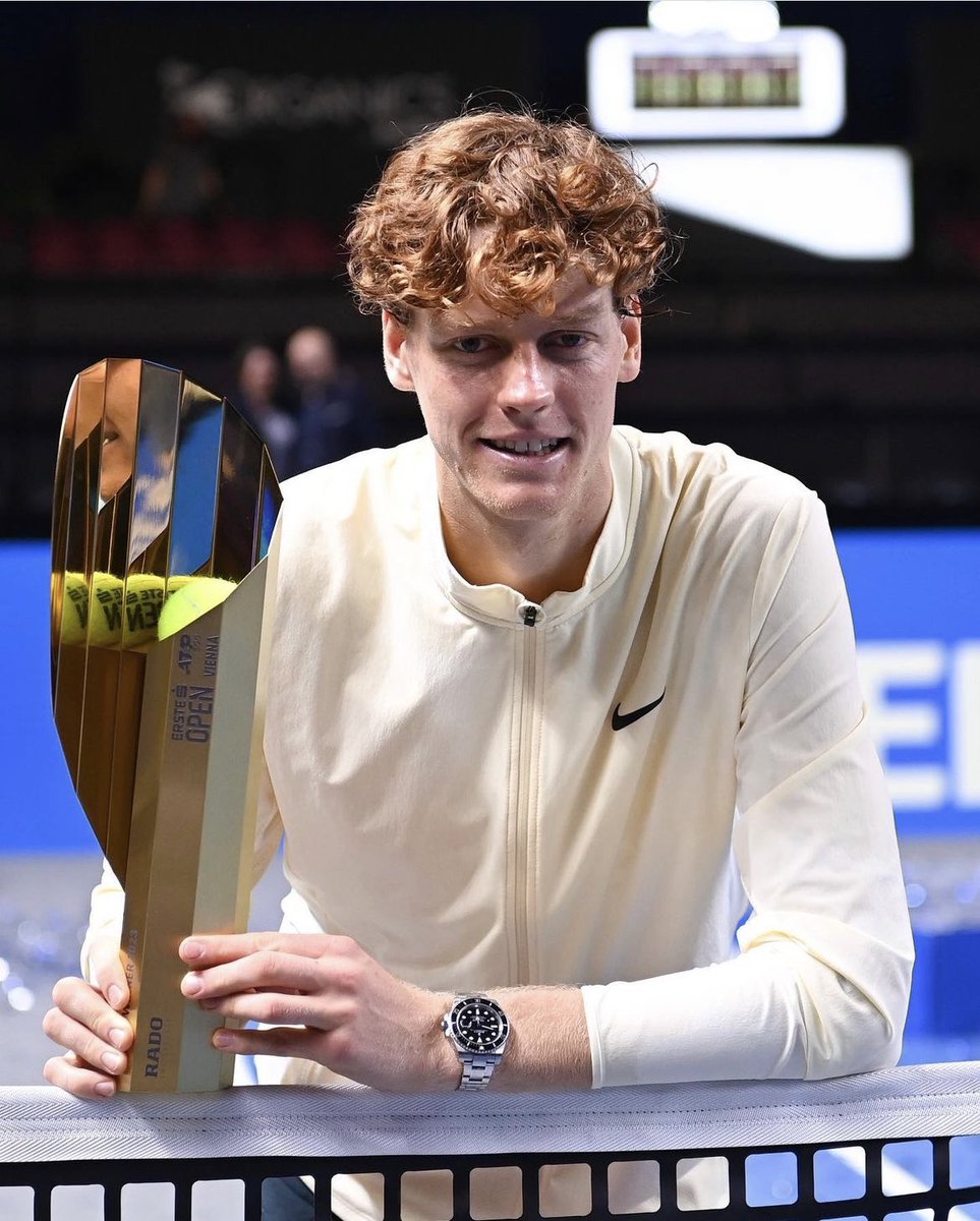 Vienna what a week 🏆

Couldnt be happier to win the title here this week and with my level on court throughout each match. 

To my team, thank you for everything! #10