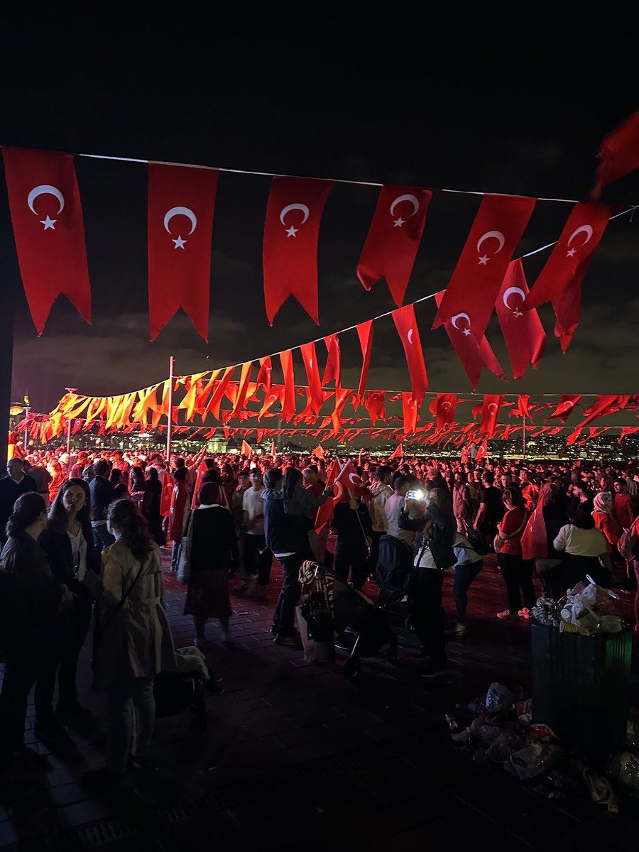 ucargirayy's tweet photo. Ne mutlu Türküm diyene! https://t.co/gh3HJpXQqN