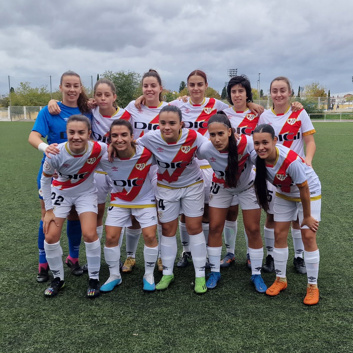Partido estupendo del Rayo Femenino B +3 que se queda en casa y como no recuerdo para nuestro gran amigo Juan Pedro. Gracias 👍