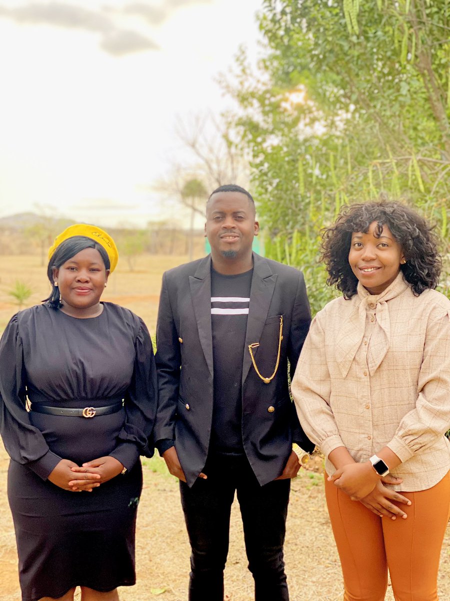 Today I met Mayoress of Epworth @AnnahSande and Mayoress of Masvingo Cnlr Shantel Chiwara.They’re dedicated and committed to change and transform the lives of the ordinary.Young People can ,are and will lead!