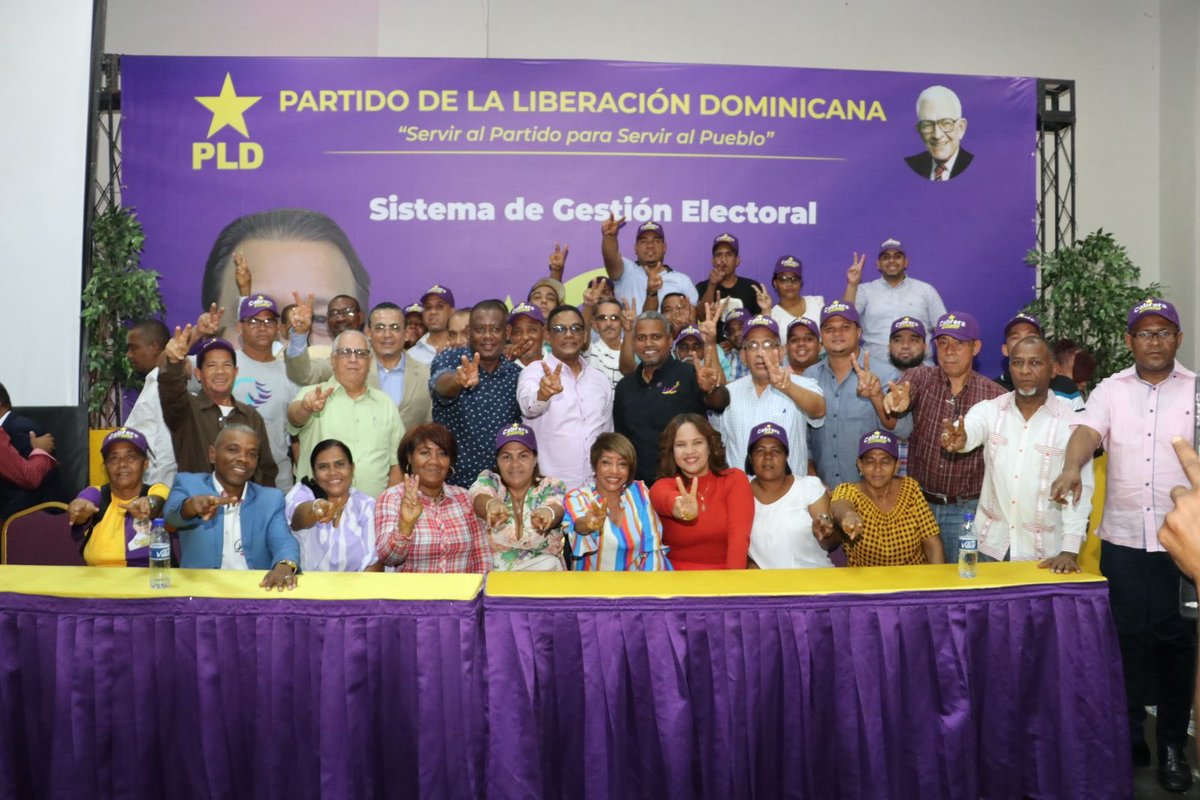 HorizonteCon1's tweet photo. Ramon Cabrera es un hombre de experiencia comprobada, un   gerente responsable y honesto.  #SDE contara con el mejor diputado de la Circ 2. @Ramoncabrerac

#RamonCabreraDiputado
#Circunscripcion2SDE https://t.co/Ay15WWZnfS