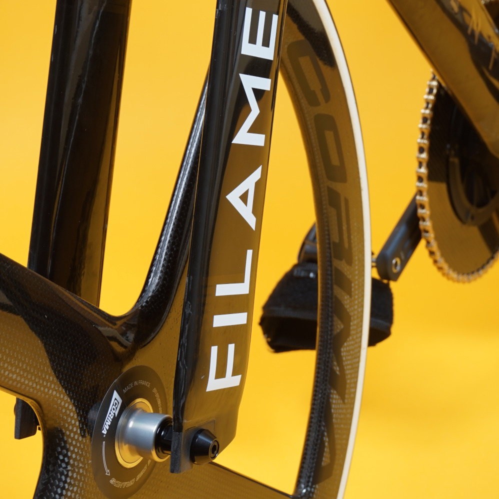 corimawheels's tweet photo. What do you think about our 4 spoke and full disc track specific wheels on this custom carbon track frame from @Filamentbikes ?
#corima #carbon #carbonwheels #performancewheels #cycling #madeinfrance #trackwheels #piste #trackcycling https://t.co/ktJRtm3hsD