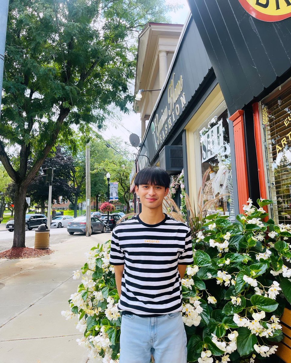SetKet's tweet photo. Your eyes on me, my eyes on you ? 😉 https://t.co/Bpj33cDXcY
