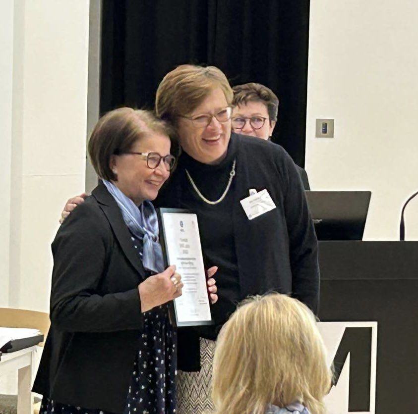 Maanpuolustusnaisten Liitto piti 28.10. vuosikokouksen Muistissa Mikkelissä. Kokouksen yhteydessä julkistettiin Vuoden Piiri 2023. Voiton korjasi MNL Etelä- Savon Piiri, jonka toiminta on ollut esimerkillistä. 
Kuva: Anja Metsäkallio ja Satu Virtanen, kuvaaja Päivi Tenhunen