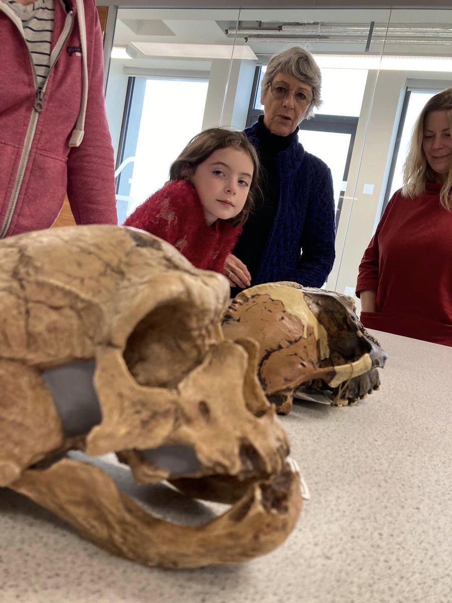 BrightonYac's tweet photo. We were so lucky to be able to join @JamesColeArch @uniofbrighton @BrightonUniGeo to explore human evolution and stone tools! What a fantastic session! Thank you Dr Cole!

@YAC_CBA #humanevolution #archaeologyforall https://t.co/DJpKAauoNT
