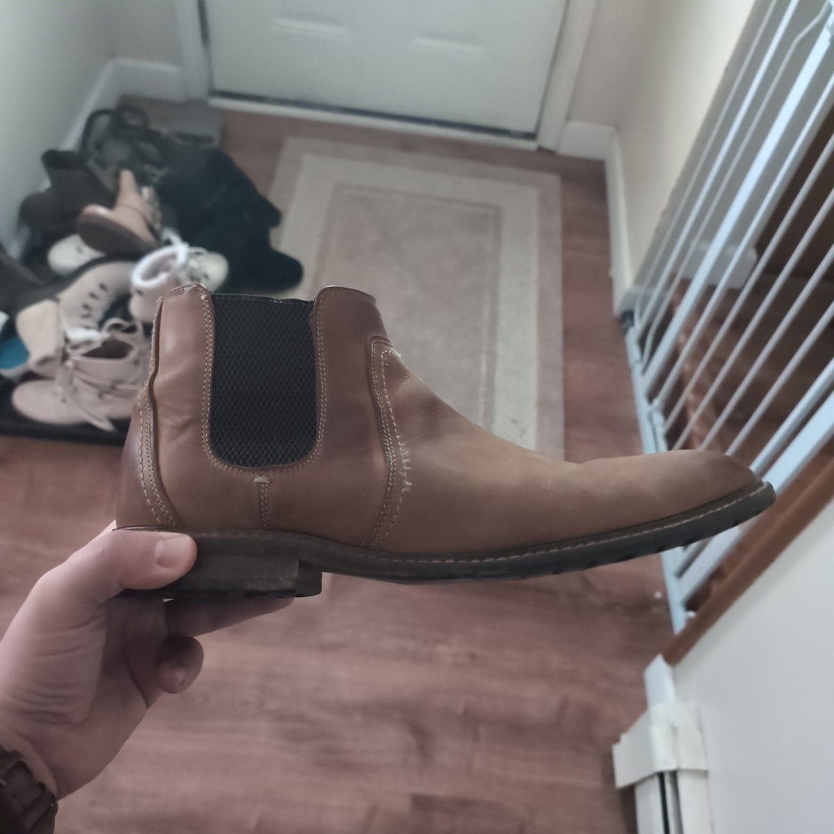 RealJoeMoore's tweet photo. @JohnstonMurphy I have had these boots for less than a year. The sole is already starting to separate. I paid good money for these boots and expect quality. #junk https://t.co/Xxy77FJjGw
