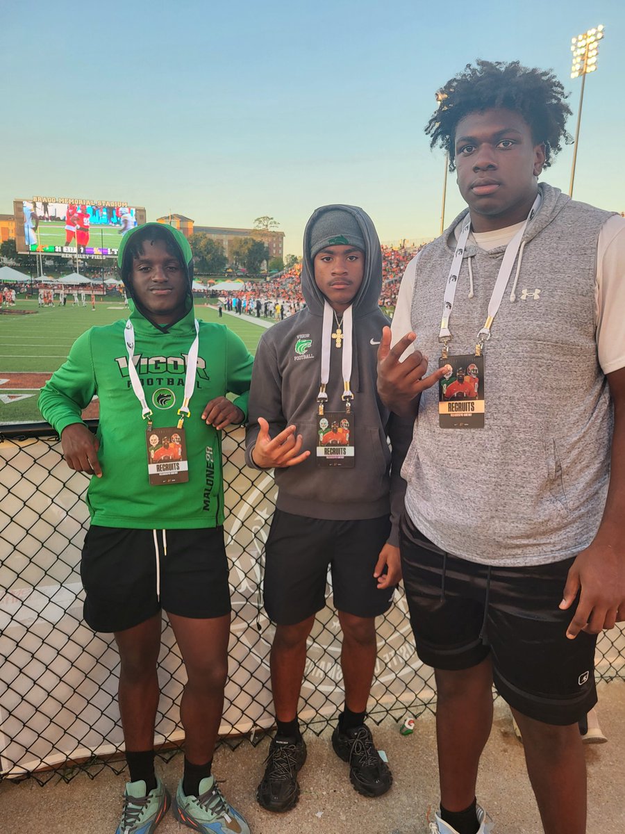 Well a time was had! Great time at FAMU🐍! Recruiting adventures Friday night lights should lead to Saturday morning exposure!! Thanks to Coach Curtis Maye for making it happen. Thanks to Coach Devin Rispress for hosting us🐍🐍 #whynotvigor #913vseverybody #FAMUHOCO23