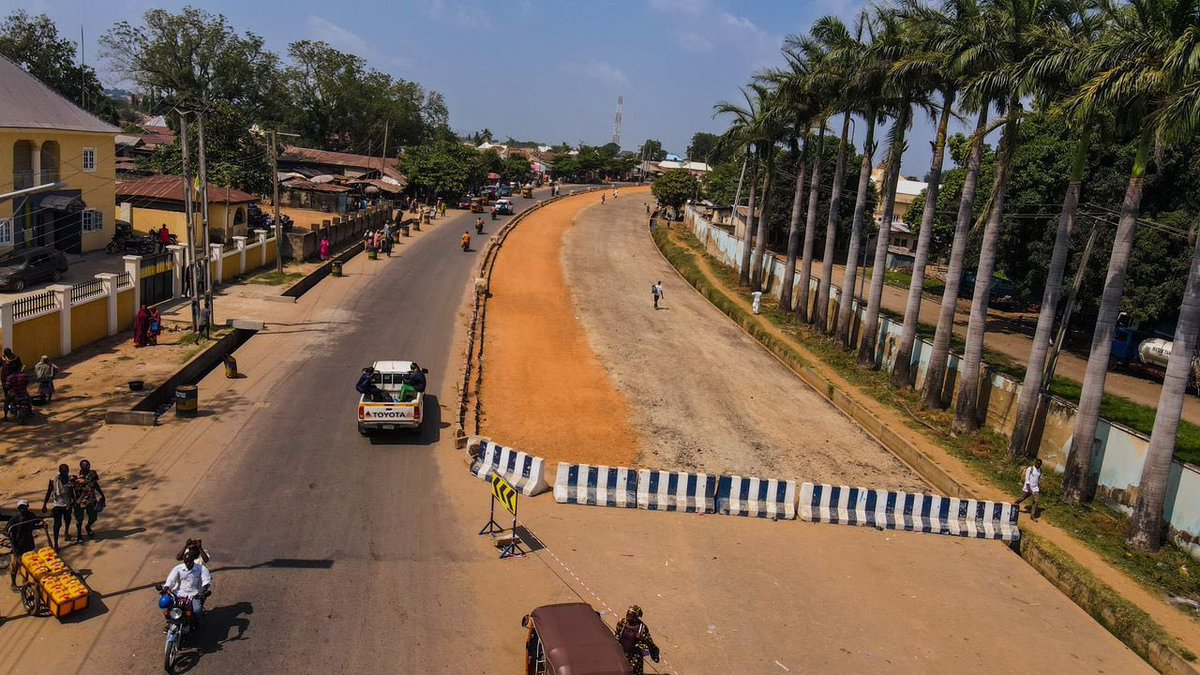 Chanchaga Road is currently undergoing reconstruction and expansion into a 6-lane (3+3) expressway as part of Bago's efforts in creating a #NewNiger through #UrbanRenewal.

This is the man some people want to convince you is not trying to build a new Niger