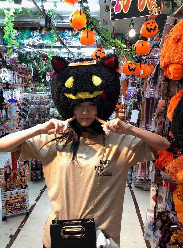 sagetiful's tweet photo. ⠀
⠀⠀⠀⠀⠀⠀⠀ #CinemaHalloween 🎃
⠀⠀ ⠀🏚️ #ACT04 🦇
⠀ https://t.co/jm83bh2BoN