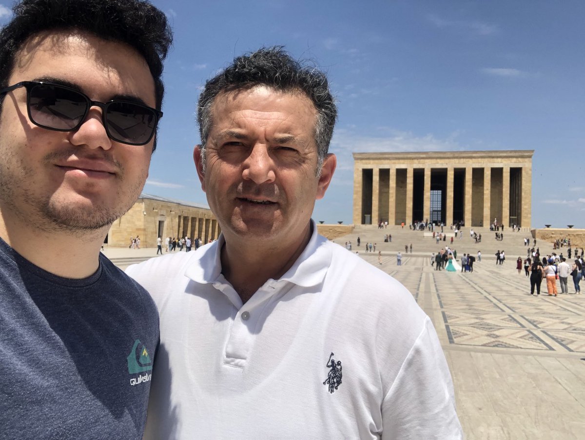 Kurduğun Cumhuriyet ile aklı hür, fikri hür ve vicdanı hür yaşadık.

Cumhuriyetimizi hür ve onurlu çocuklarımız ile nice yüz yıllara taşıyacağız 🇹🇷🇹🇷🇹🇷

Ne mutlu Türküm diyene … 🇹🇷🇹🇷🇹🇷