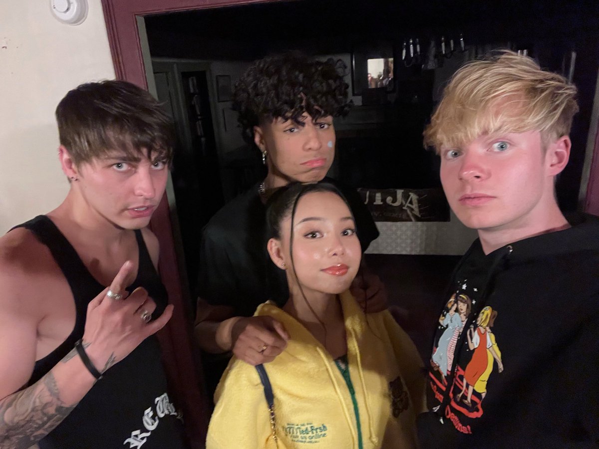 Sam and Colby tweet media