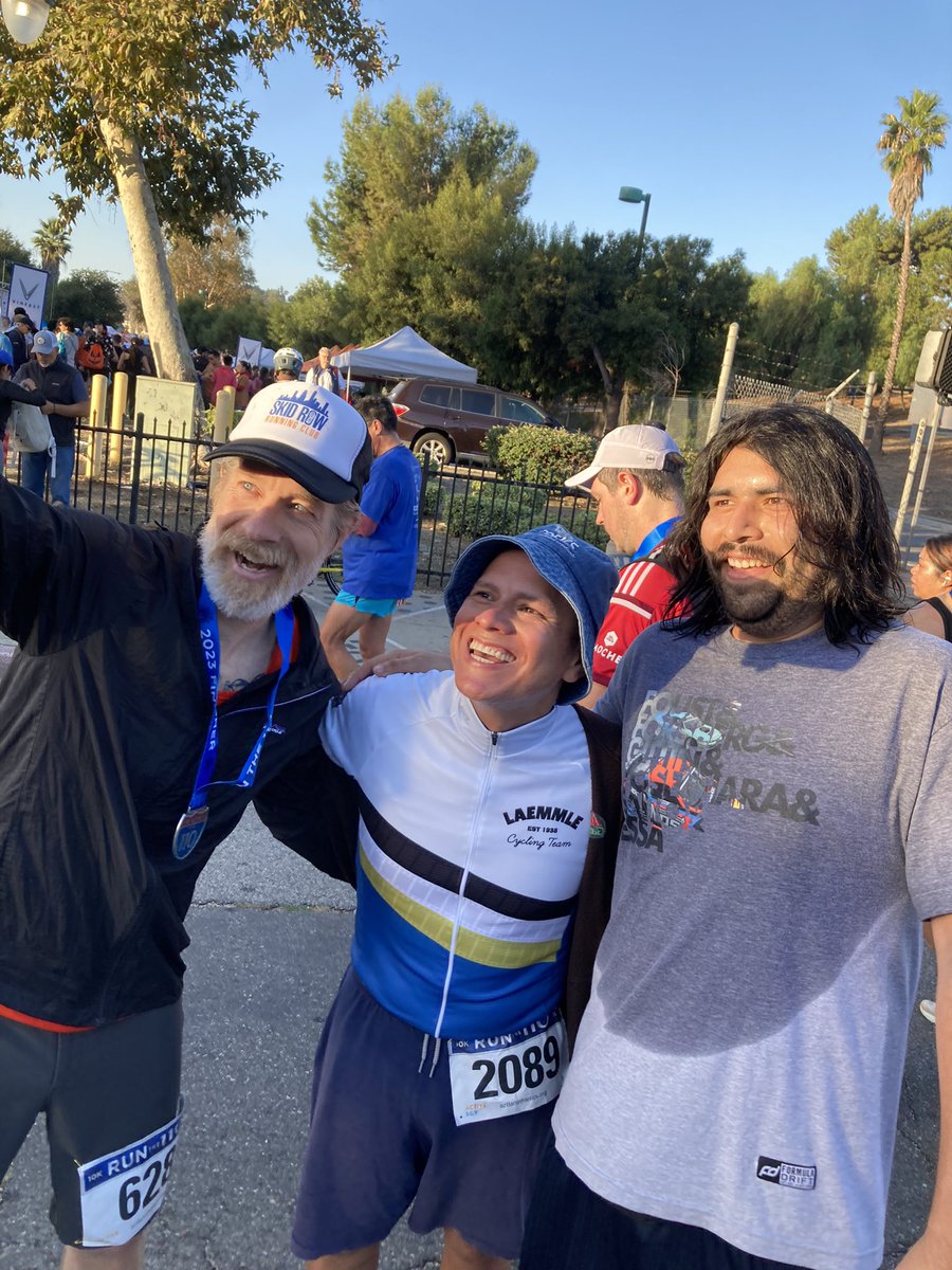 Skidrowrunclub's tweet photo. It hadn’t happened in 20 years: the 110 freeway was shut down from Pasadena to Lincoln Park for pedestrians! Of course, there was a 10K on the famed stretch of road. We had about a dozen runners out there - 3 placed in top 20 in their division. 4,000 total runners! #running https://t.co/FIcly8keZI