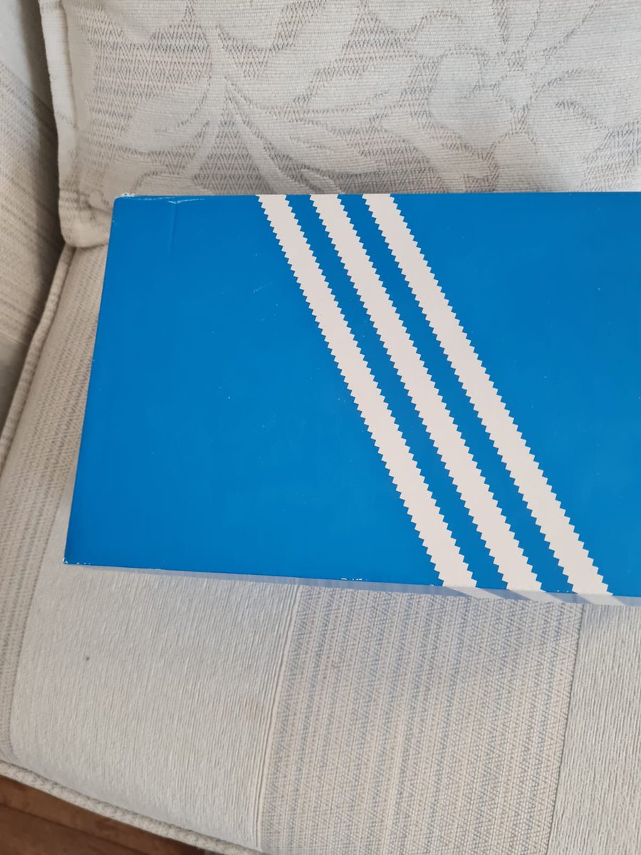 TeachingMrH's tweet photo. @adiFamily_ Adidas Gazelle OG W. Size 9. Never worn and in box with tags. 

£70 

@T_C__B_S_T https://t.co/gzULXAm2rd