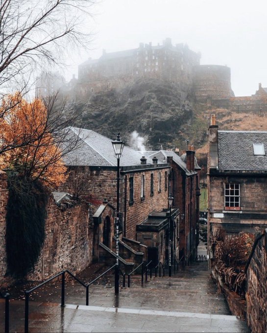 Hogwartssite's tweet photo. Edimburgo, Escocia. Un mundo real de Harry Potter. https://t.co/P3Is0SFSWF