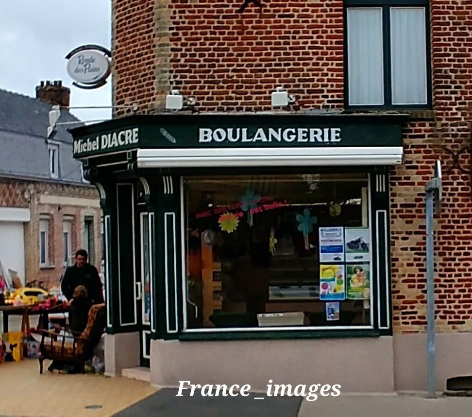 france_images's tweet photo. A Boulangerie in the village of #Bollezeele
#France 🇨🇵 #travel our #PhotoofTheDay https://t.co/fSNzTAl1DV https://t.co/l5zUJfvBAZ
