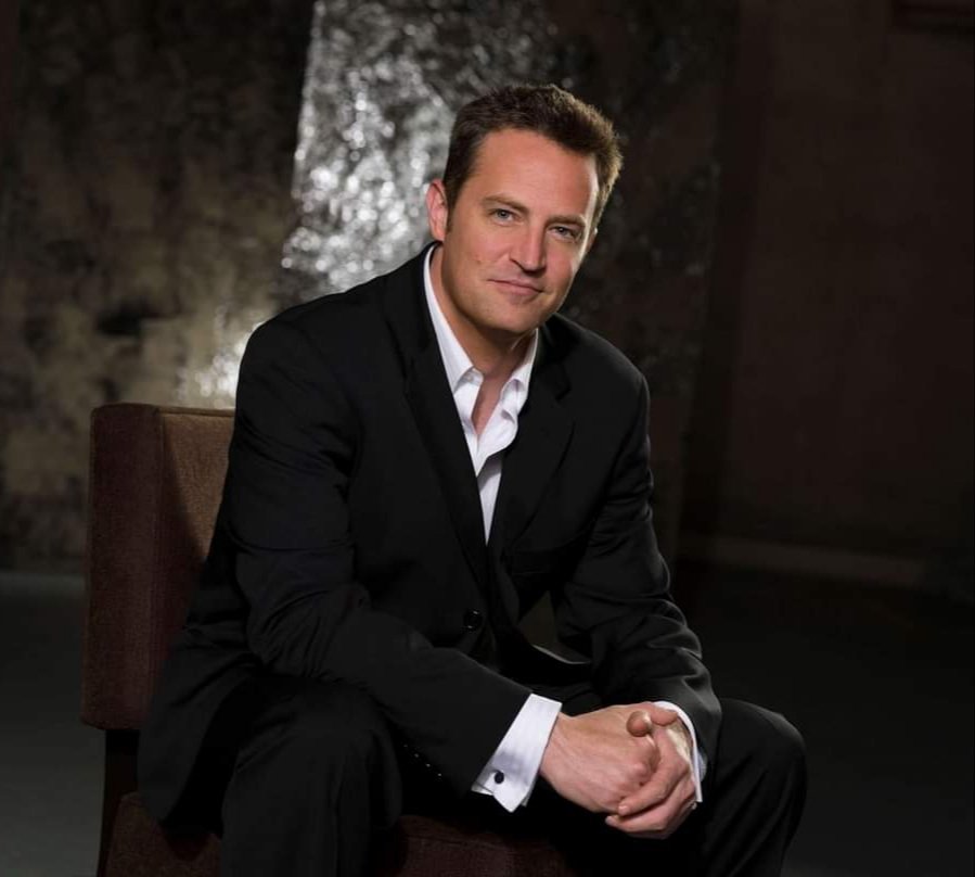 CatherineM365's tweet image. Rest in peace Matthew Perry🙏 💔Thank you for being one of our Friends Chandler Bing😔 #matthewperry